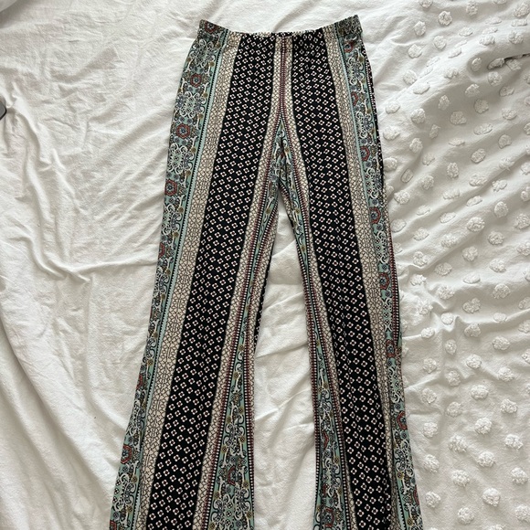 Floral pattern pant - Picture 3 of 3